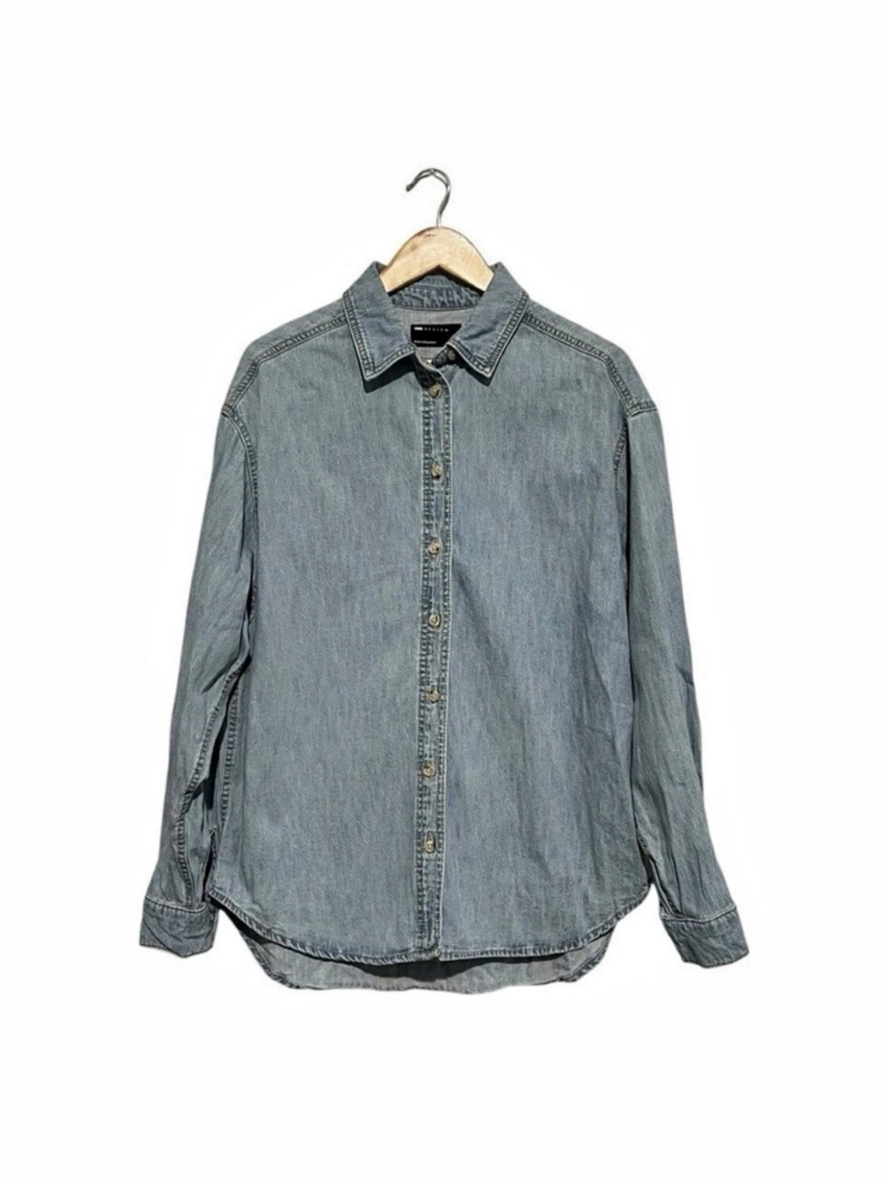 ASOS DESIGN chambray shirt Chambray Button Down Shirt Size Small